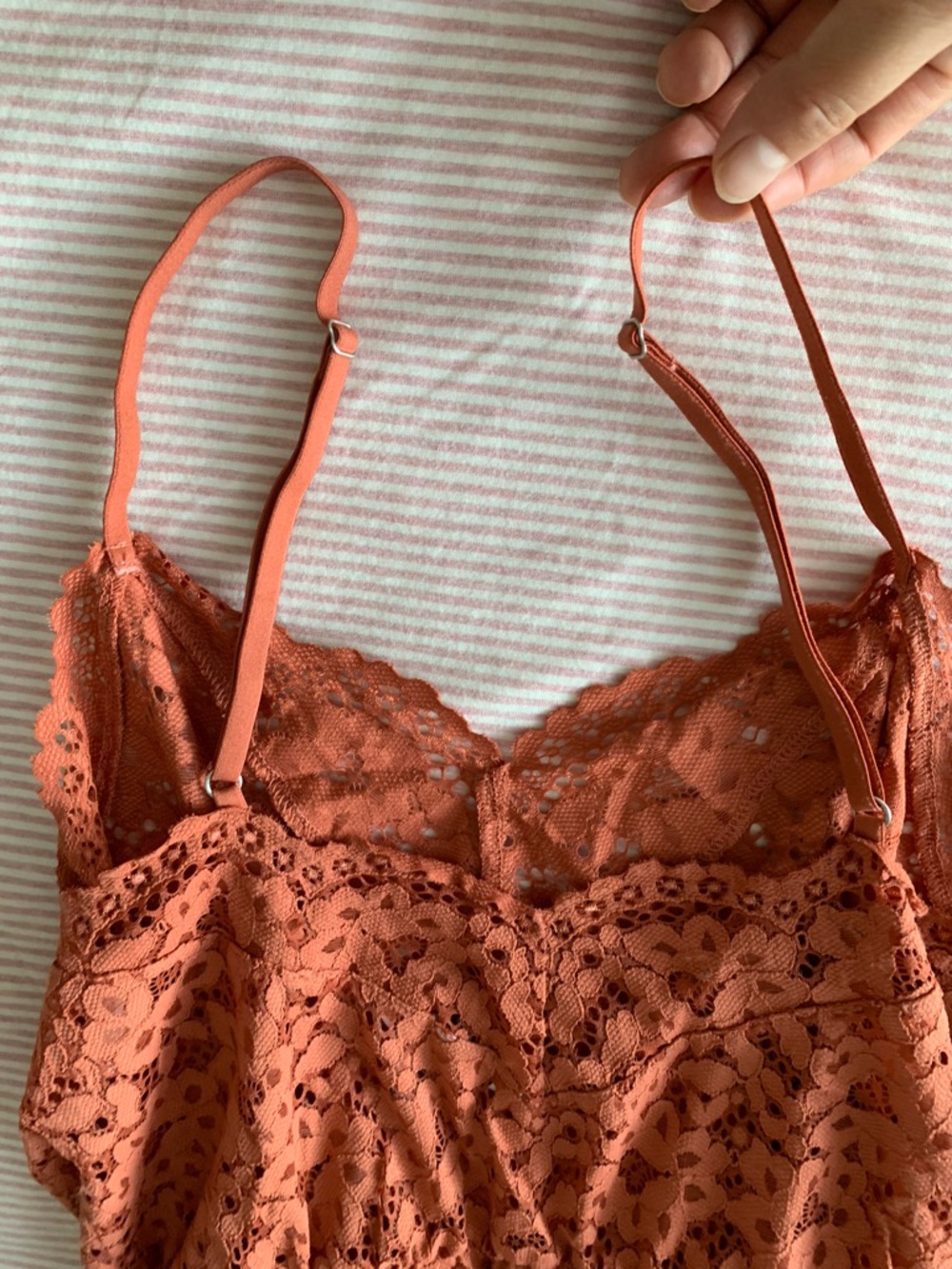 Victoria’s Secret Lace Romper Cami in Dusty Rose size M - Picture 12 of 13